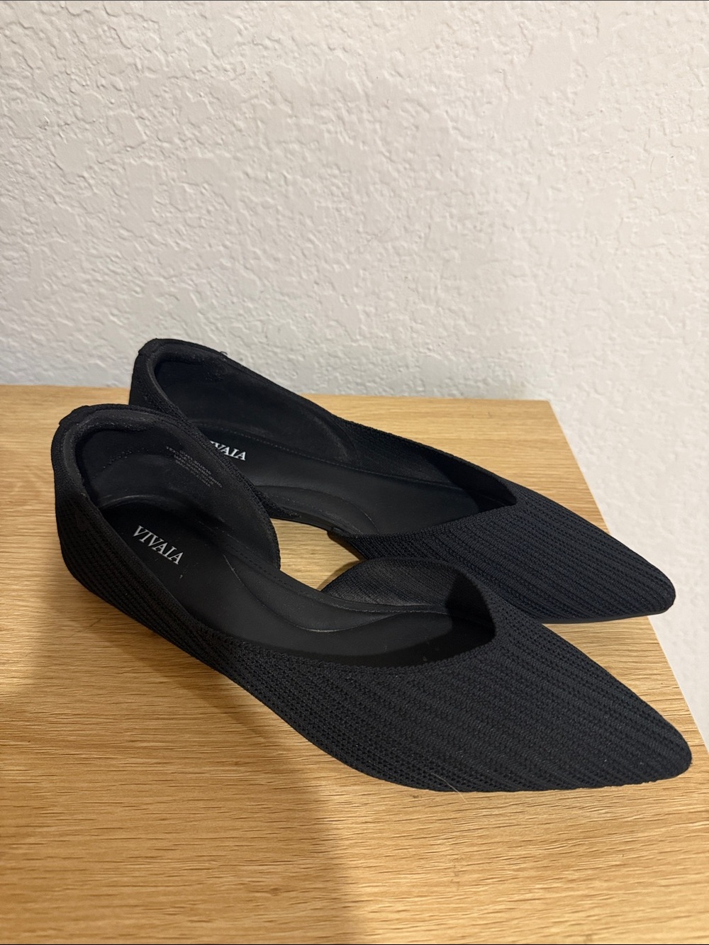 Vivaia Melia point toe flats black